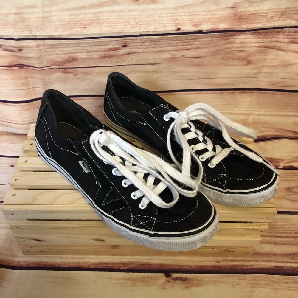 VANS TENNIS SHOES